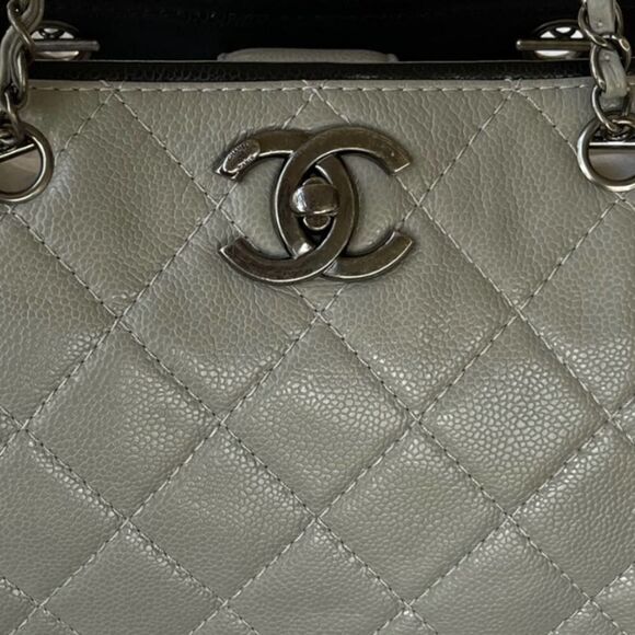 Chanel Large Quilted Shopper Tote Handbag Light Gray - Picture 3 of 12
